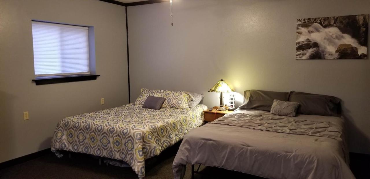 Becker'S Private Studio 2 Queen Beds, 1 Futon With A Great Back Yard! اوبورن المظهر الخارجي الصورة